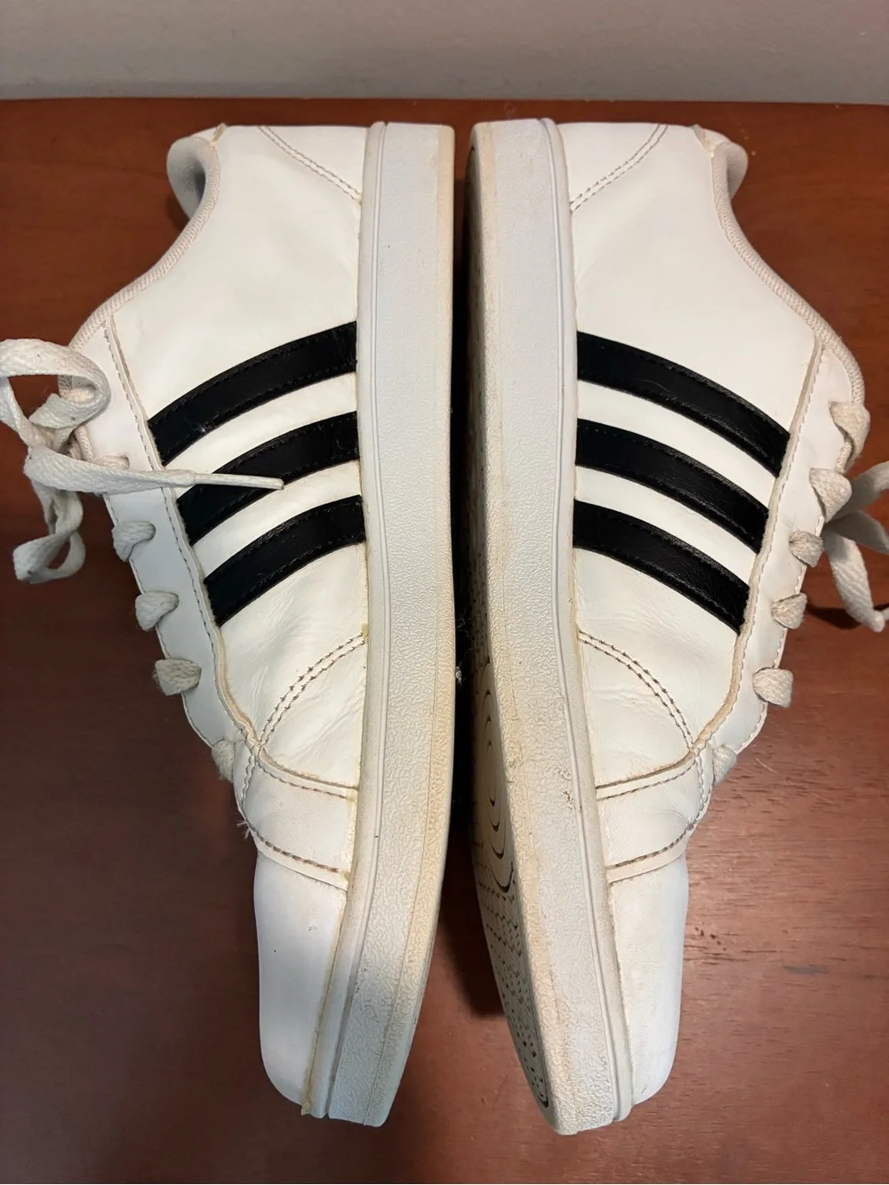 Adidas Baseline AW4299 Shoes Sneakers White w/ Black Stripes Men’s Size 6.5